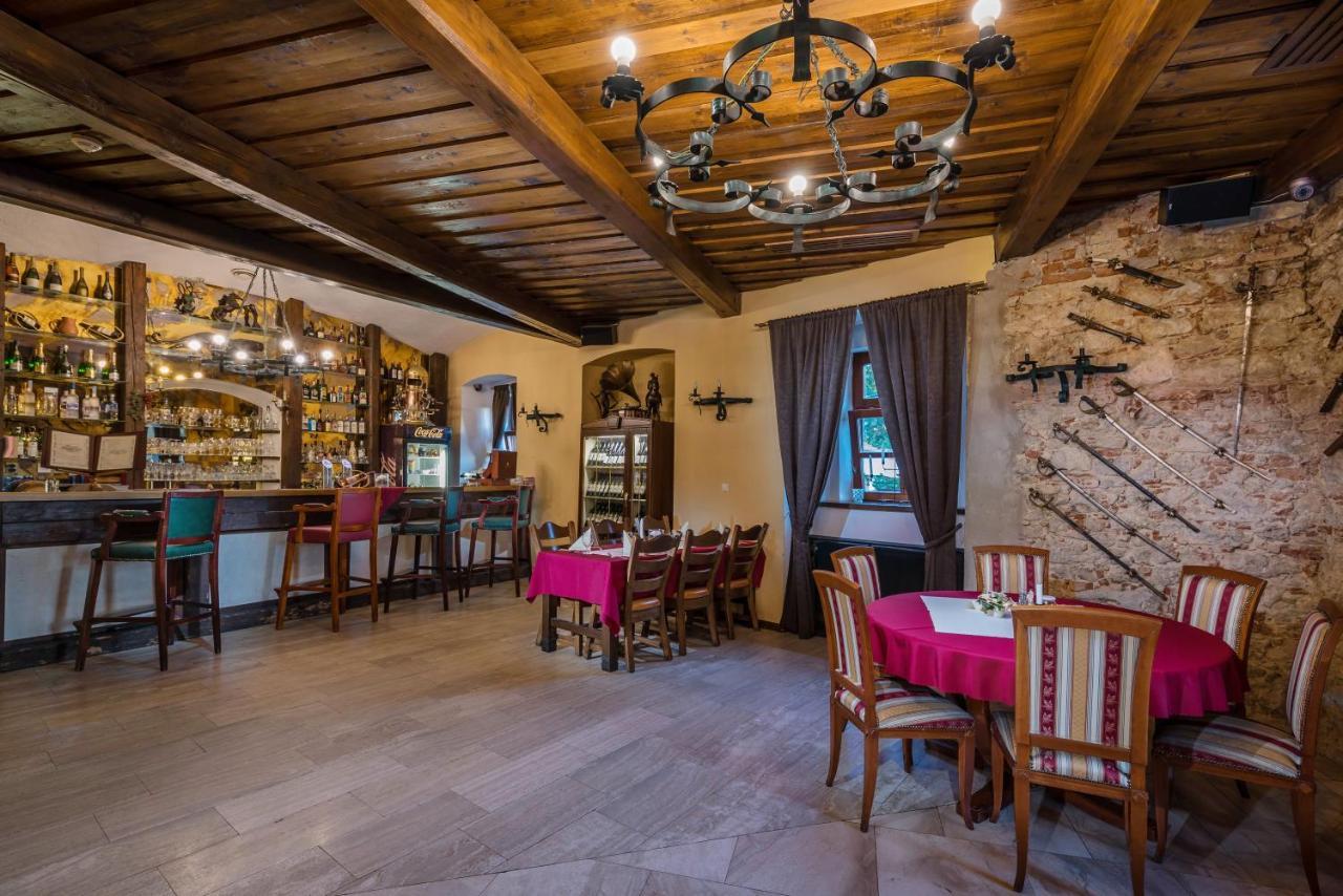 Chateau Krakovany Экстерьер фото